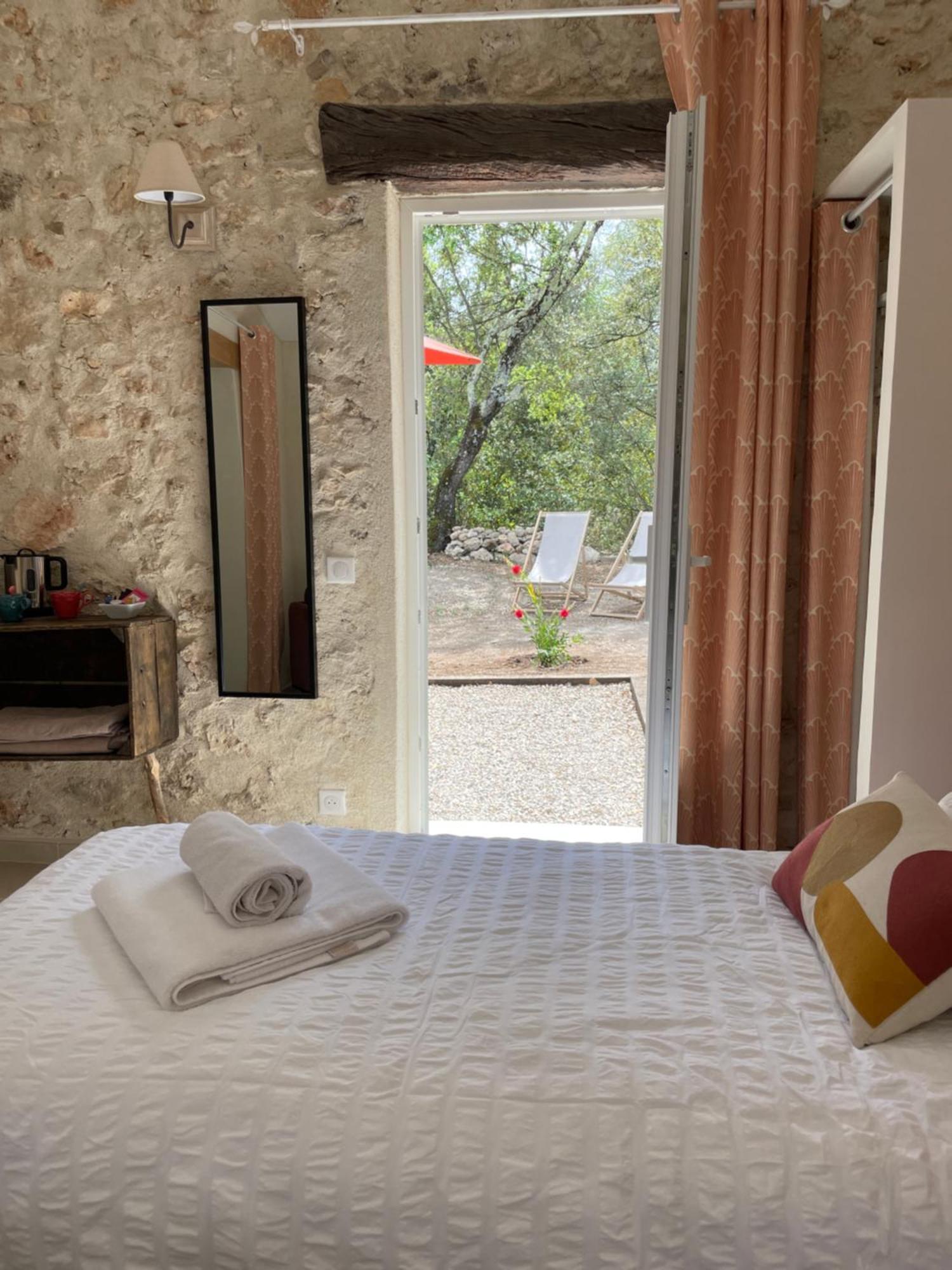 La Parenthese Du Var - Chambre D'Hotes Petits Dejeuners Inclus Et Terrasse Ombragee Saint-Antonin-du-Var Exterior foto